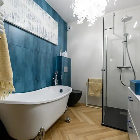 Centaurus 15 By Rent4you