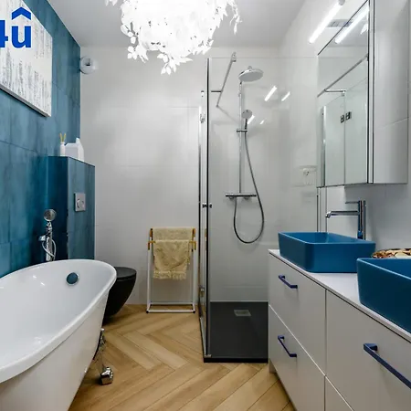 Centaurus 15 By Rent4you *